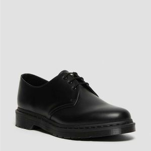 Dr. Marten Mono slip resistant Oxford shoes